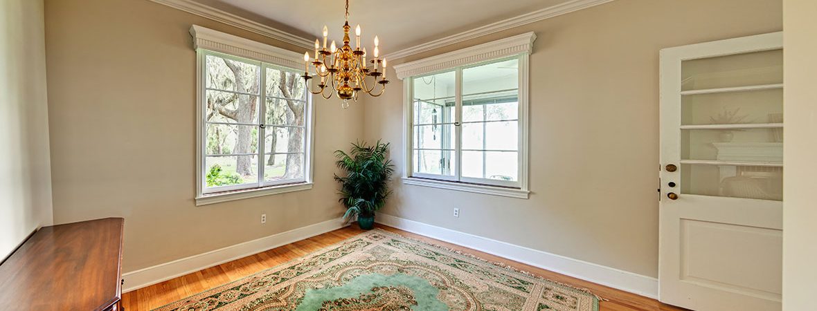 Smooth wall surfaces after skim coating and plastering in Chicago.